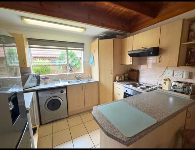 3 BEDROOM HOUSE FOR SALE IN POMONA